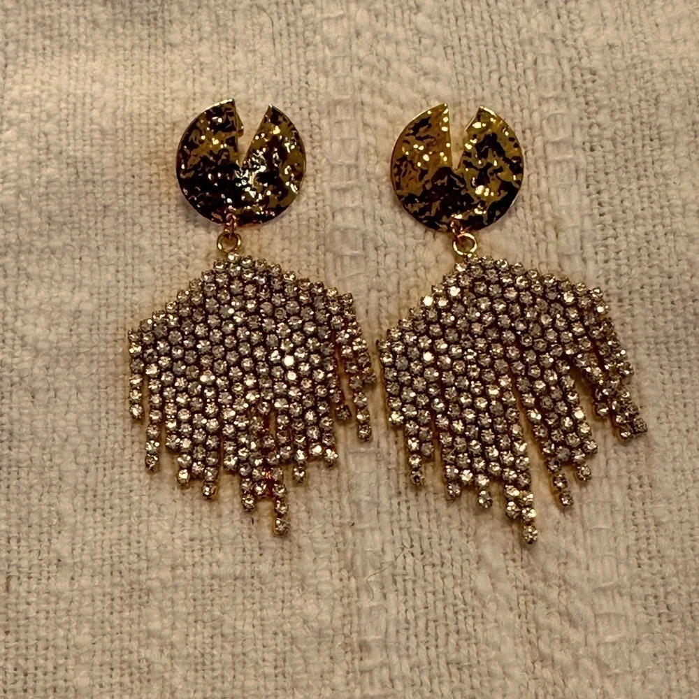 NWOT Katie Rae Dangle Earrings